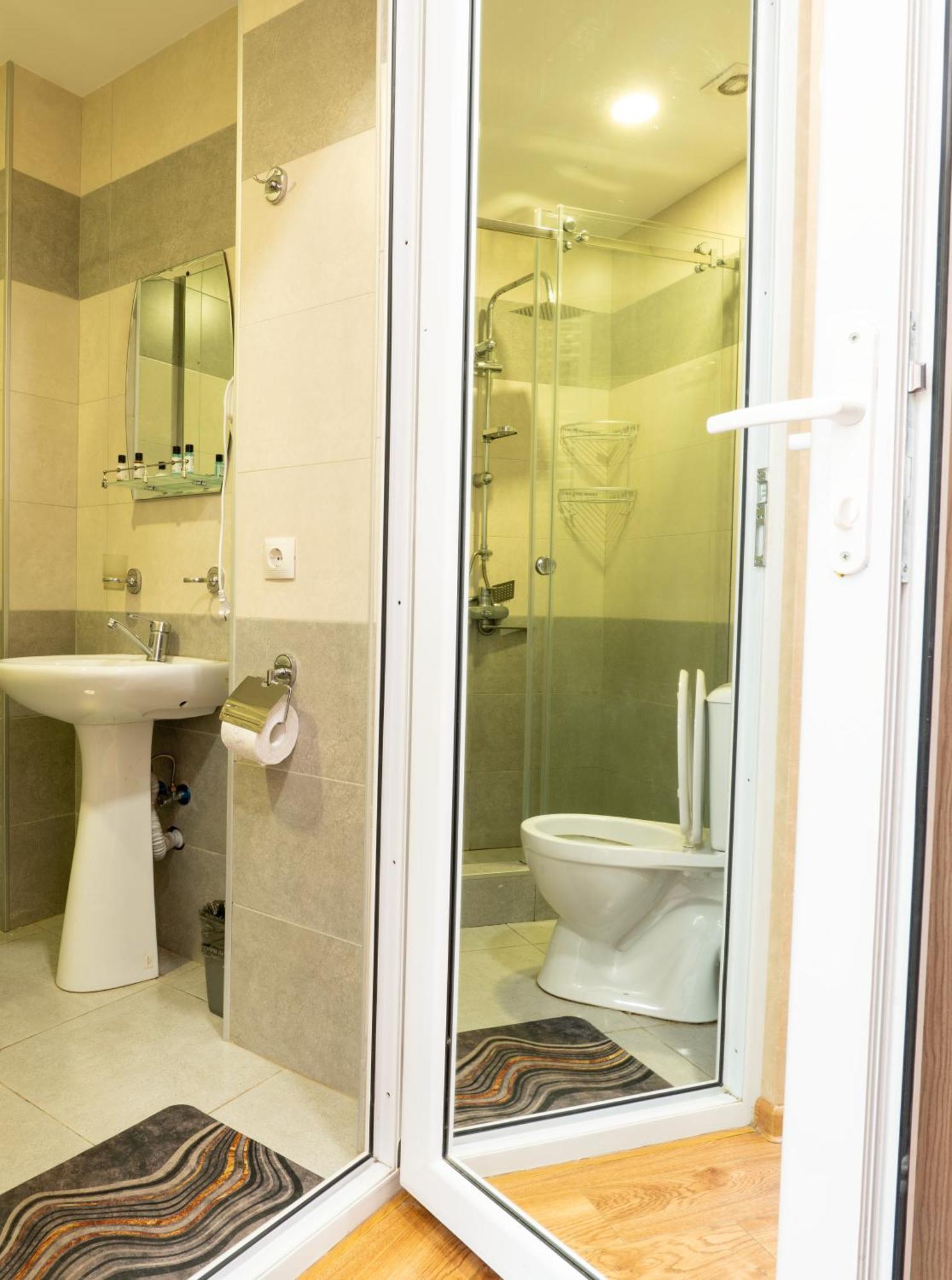 טביליסי Hotel A&K מראה חיצוני תמונה